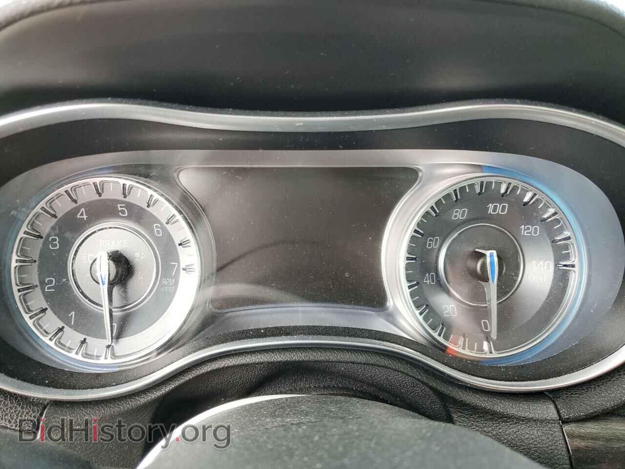 2016 CHRYSLER 300 - VIN: 2C3CCAAG9GH142010 - Фото 9