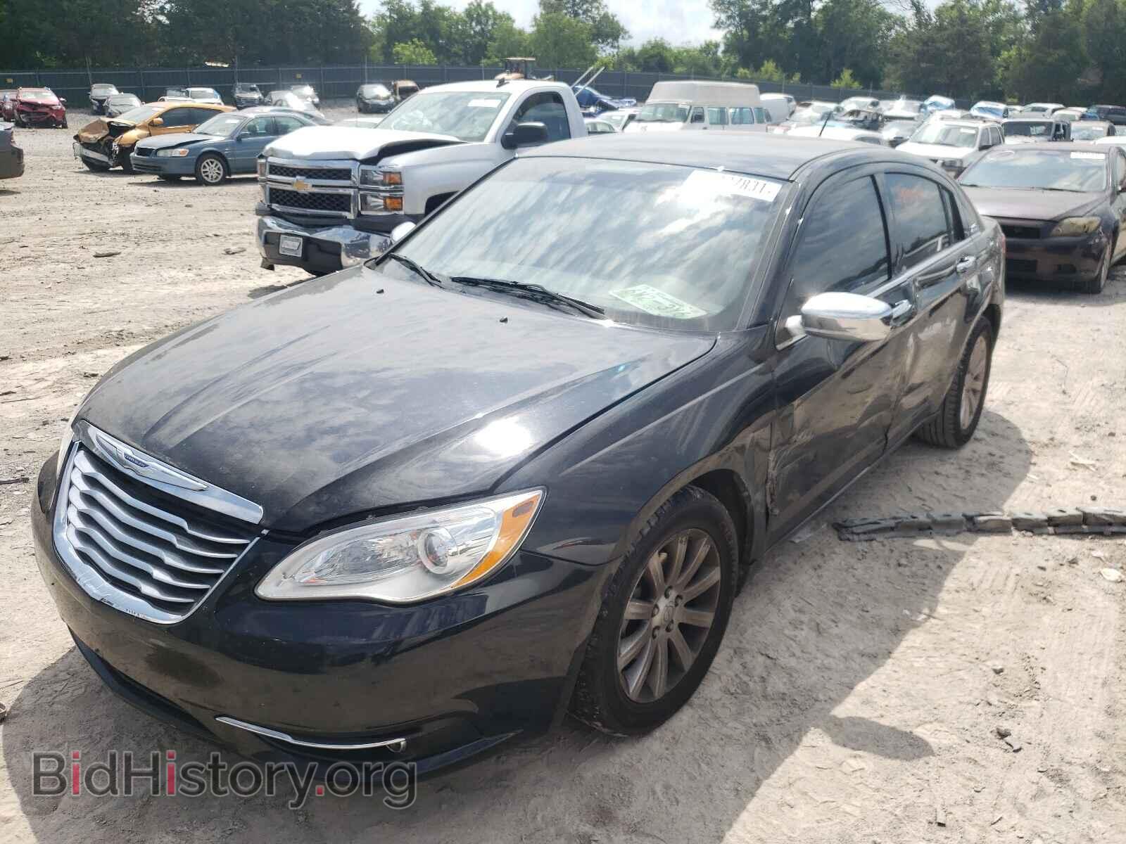 2013 CHRYSLER 200 - VIN: 1C3CCBCG7DN676466 - Фото 2