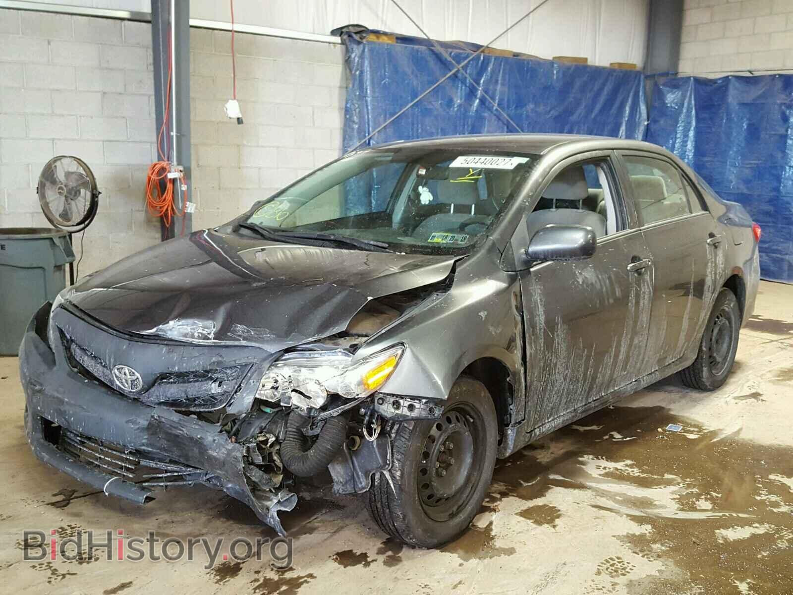 2013 TOYOTA COROLLA BA - VIN: 2T1BU4EE1DC974851 - Фото 2