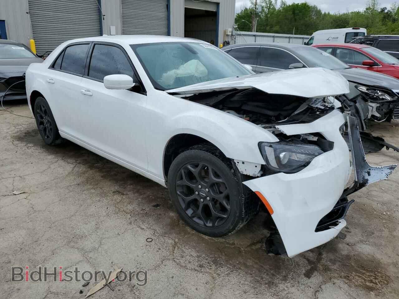 2019 CHRYSLER 300 - VIN: 2C3CCAGG8KH533844 - Фото 4