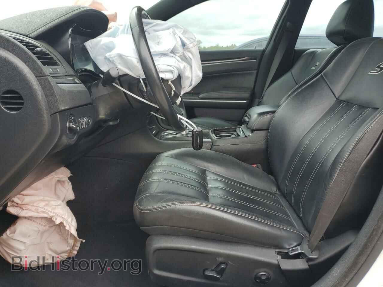 2019 CHRYSLER 300 - VIN: 2C3CCAGG8KH533844 - Фото 7
