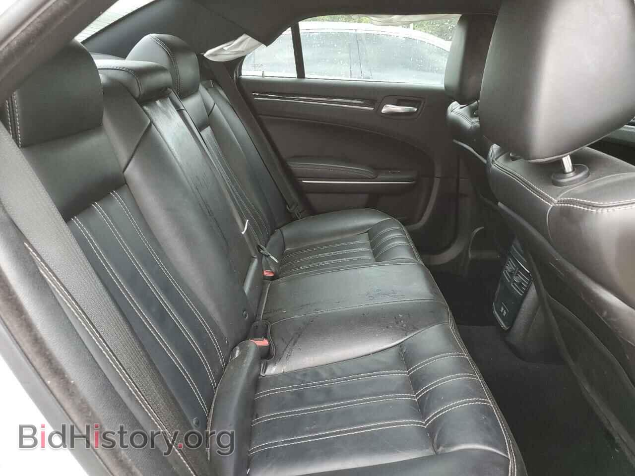 2019 CHRYSLER 300 - VIN: 2C3CCAGG8KH533844 - Фото 10
