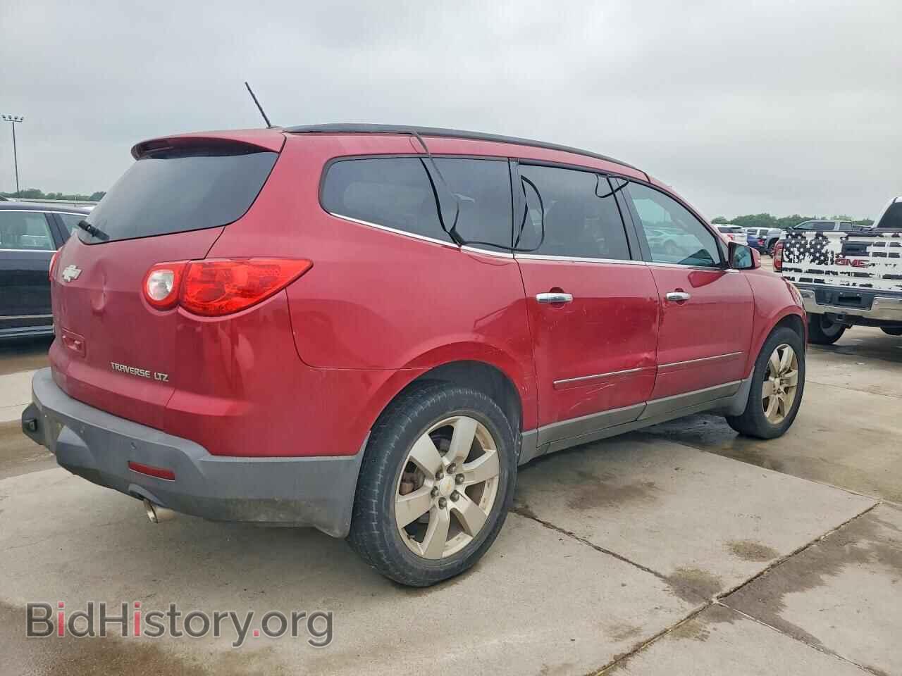 2012 CHEVROLET TRAVERSE - VIN: 1GNKRLED5CJ137310 - Фото 3