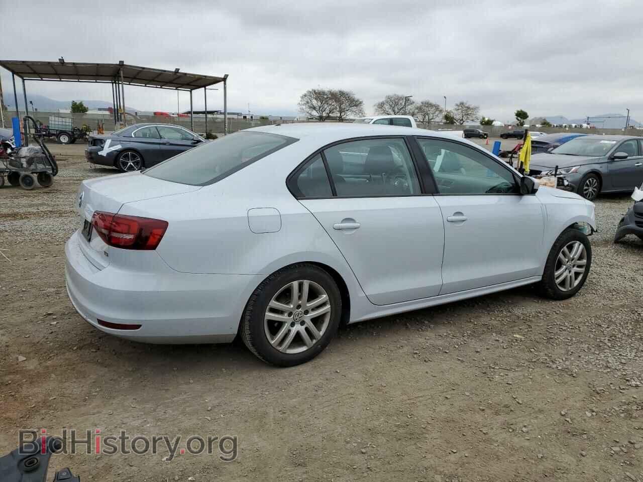 2018 VOLKSWAGEN JETTA - VIN: 3VW2B7AJ5JM257928 - Фото 3