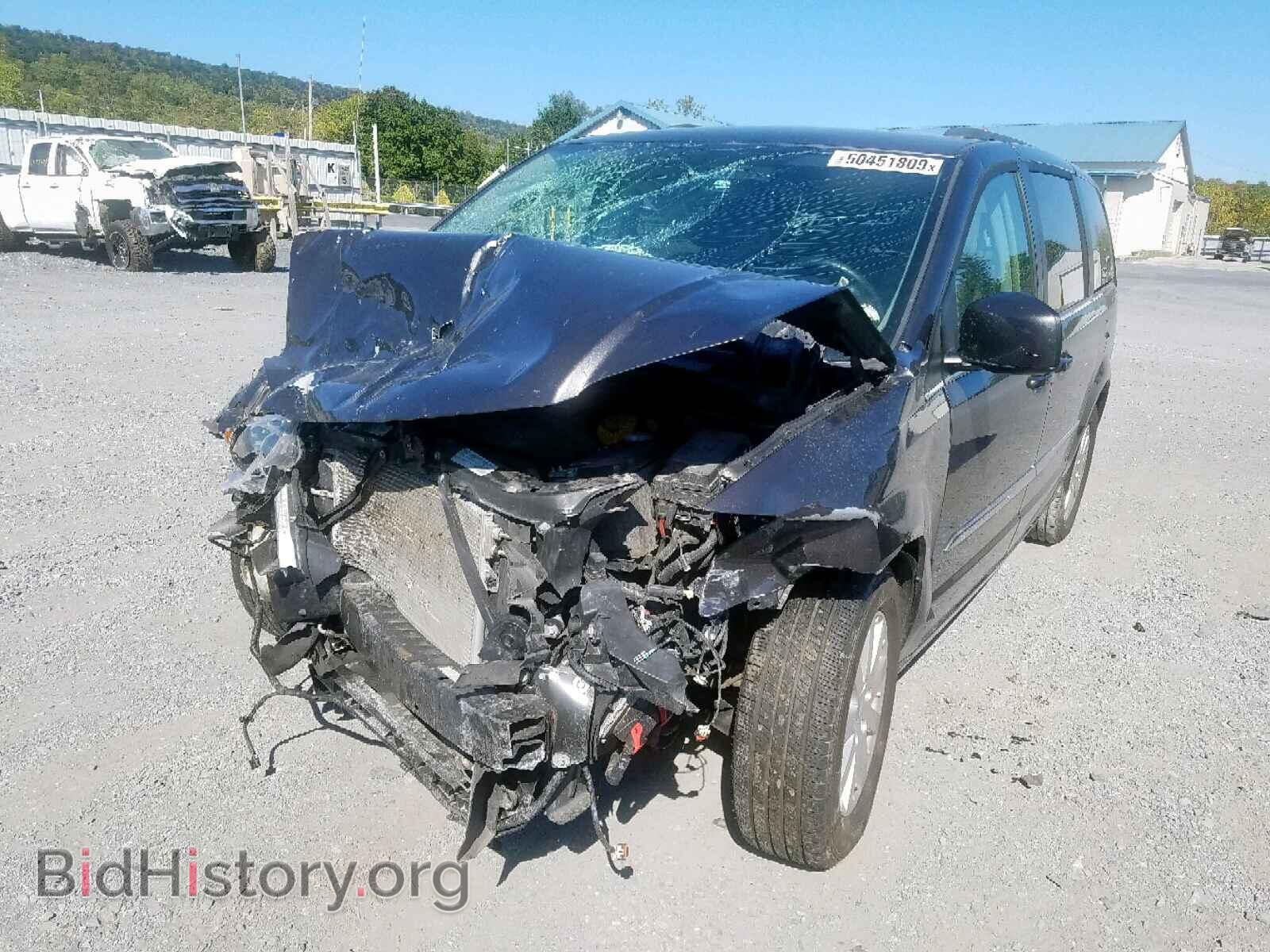 2016 CHRYSLER TOWN & COU - VIN: 2C4RC1BG1GR291932 - Фото 2