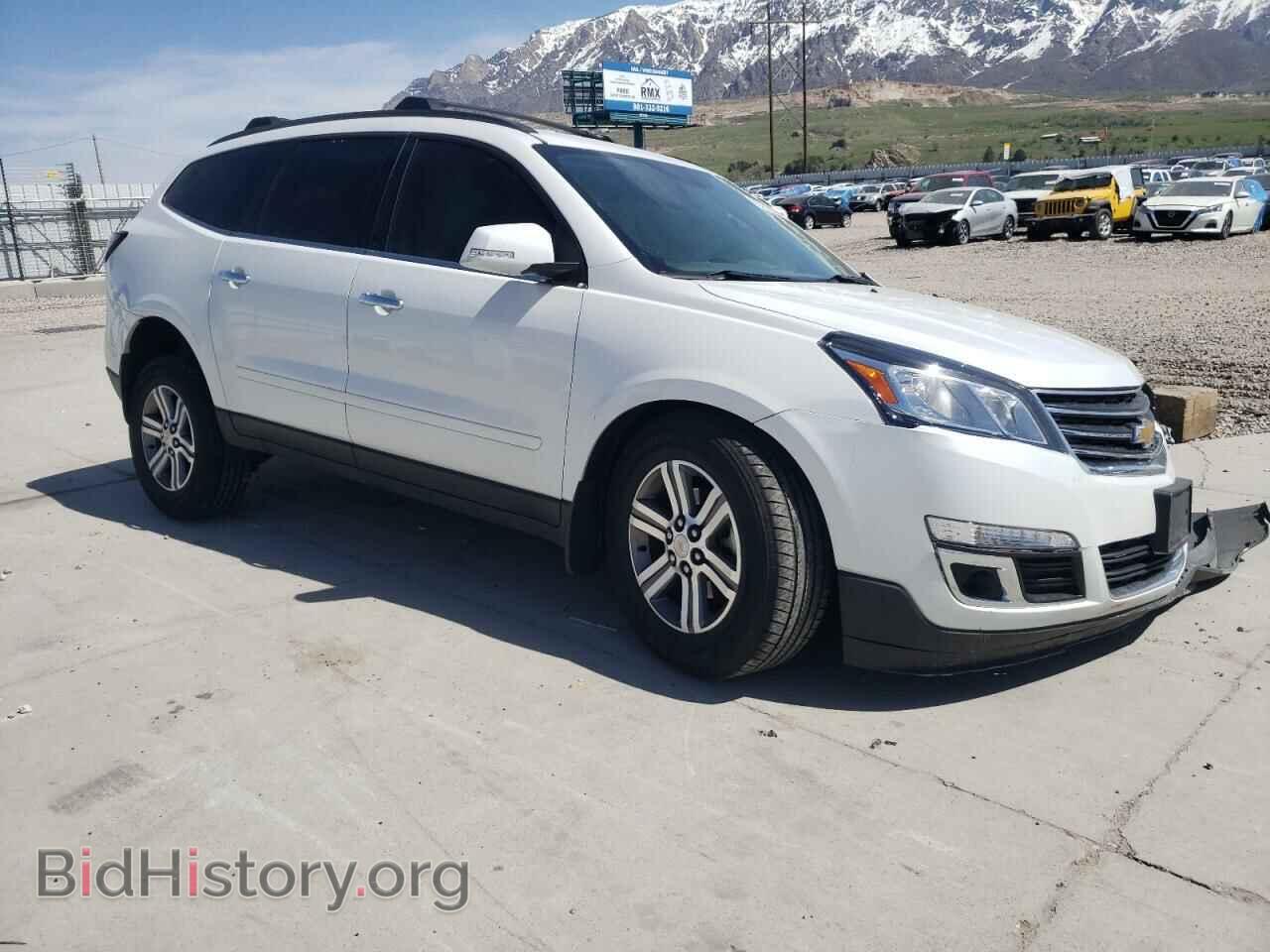 2017 CHEVROLET TRAVERSE - VIN: 1GNKVHKD7HJ166375 - Photo 4