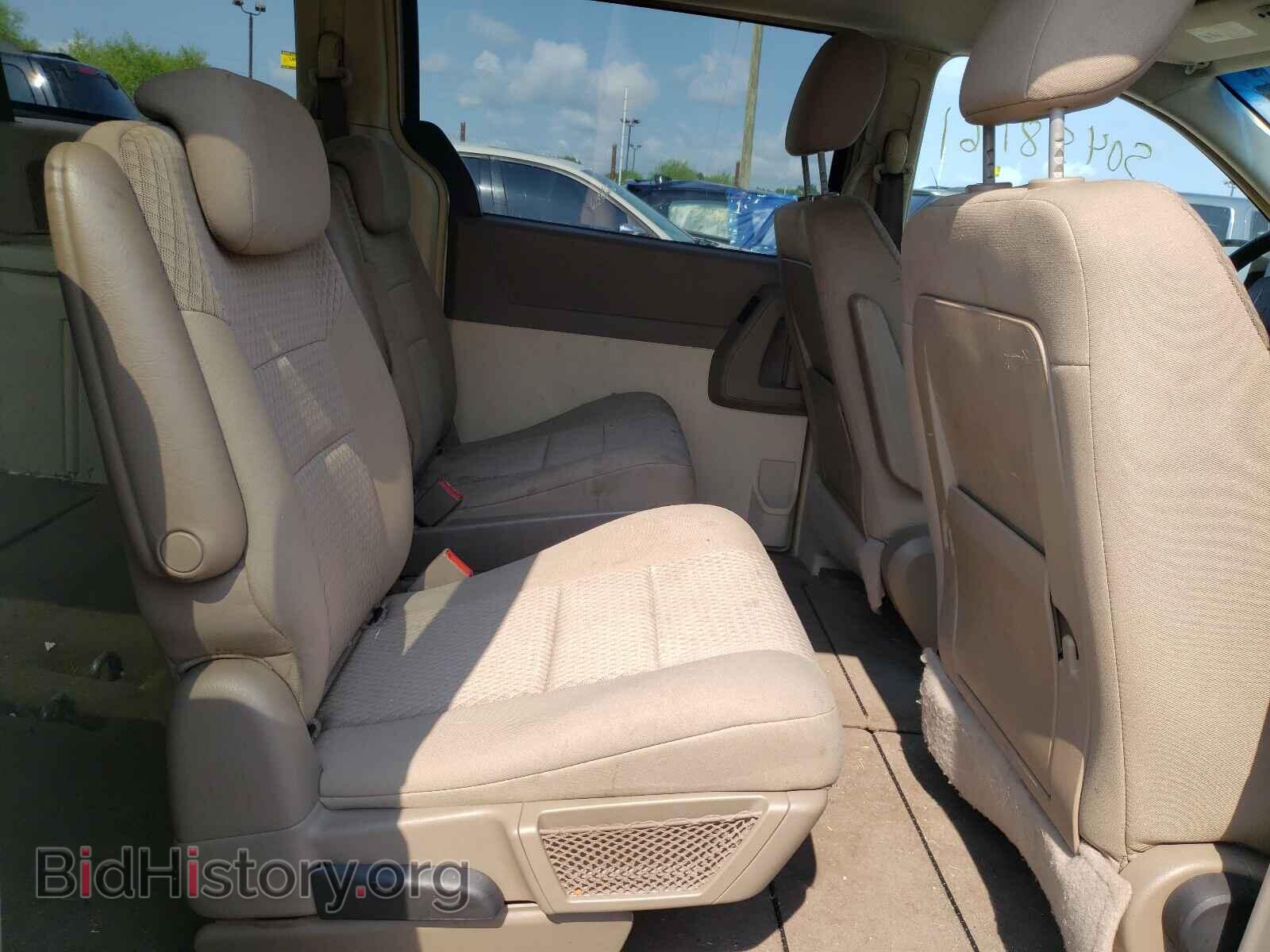 2008 CHRYSLER MINIVAN - VIN: 2A8HR54P98R823307 - Фото 6