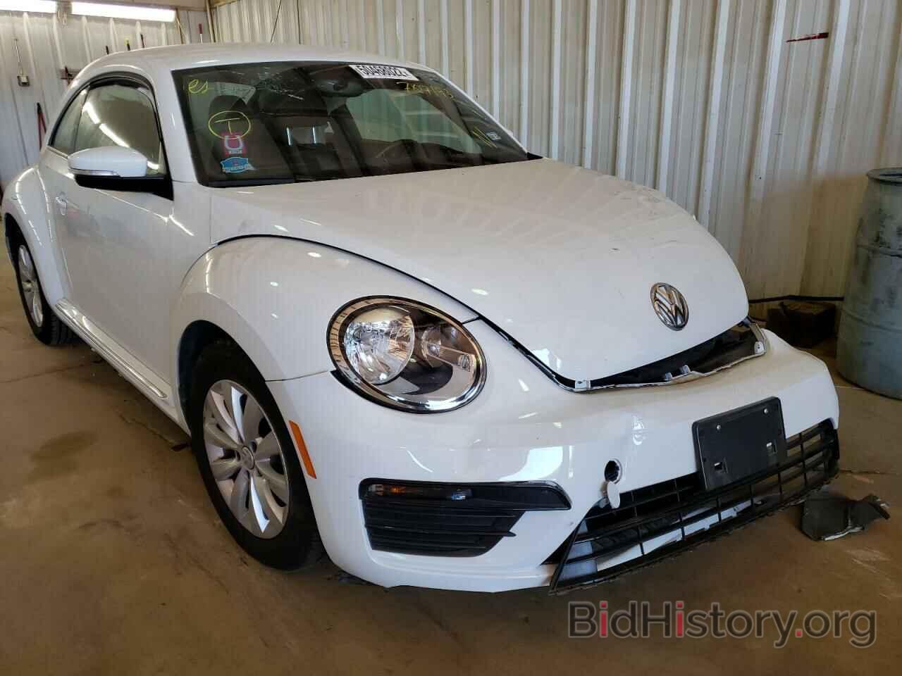 Photo 3VWFD7AT2KM707193 - VOLKSWAGEN BEETLE 2019