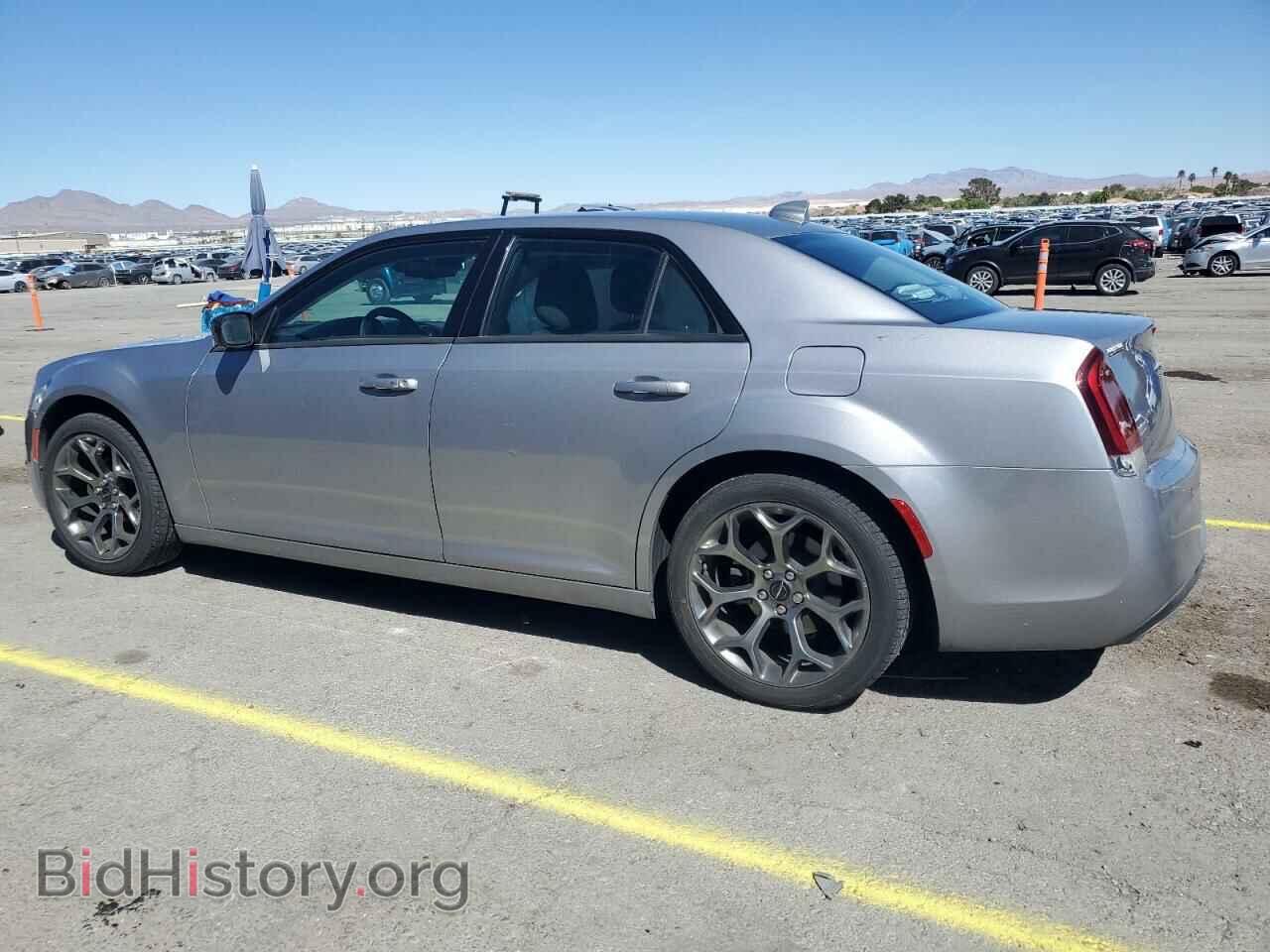 2018 CHRYSLER 300 - VIN: 2C3CCAAGXJH281960 - Фото 2