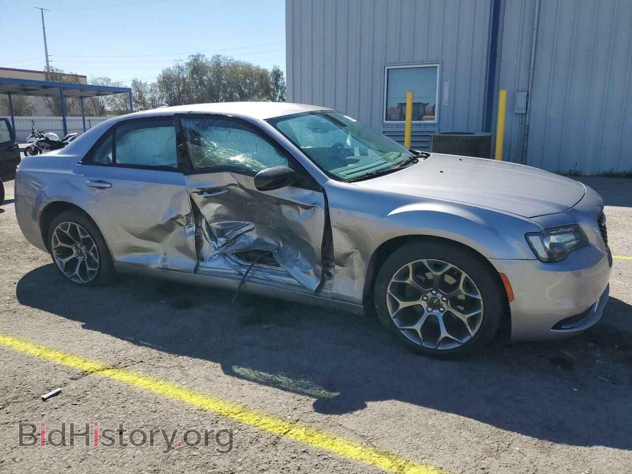 2018 CHRYSLER 300 - VIN: 2C3CCAAGXJH281960 - Фото 4