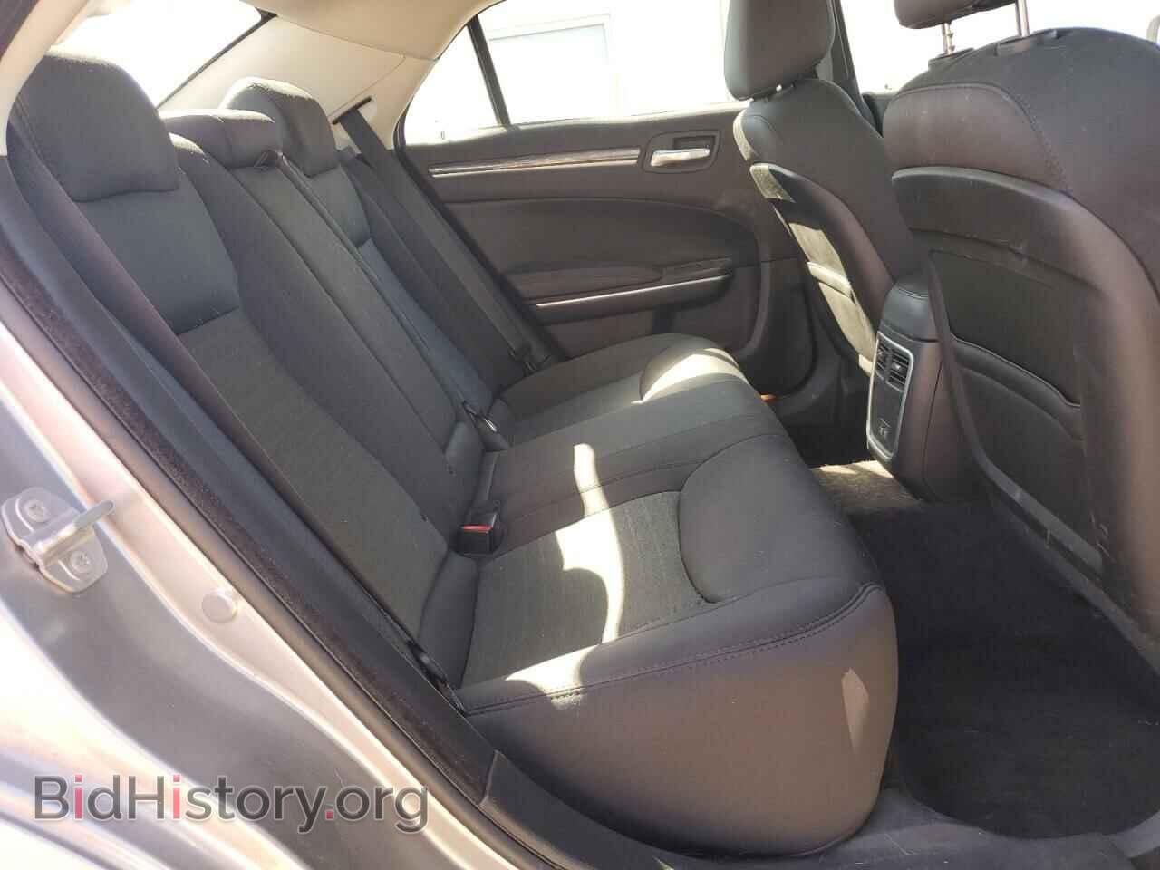 2018 CHRYSLER 300 - VIN: 2C3CCAAGXJH281960 - Фото 10