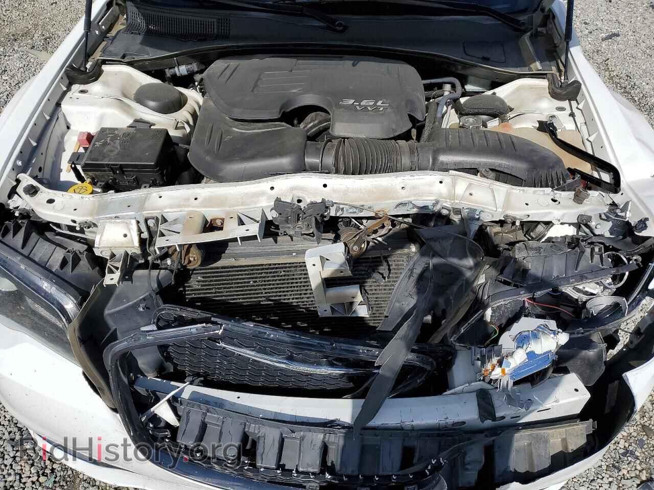 2019 CHRYSLER 300 - VIN: 2C3CCAAG9KH641012 - Фото 11