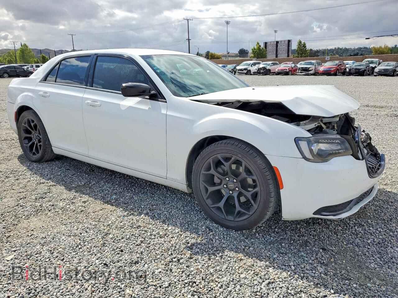 2019 CHRYSLER 300 - VIN: 2C3CCAAG9KH641012 - Фото 4