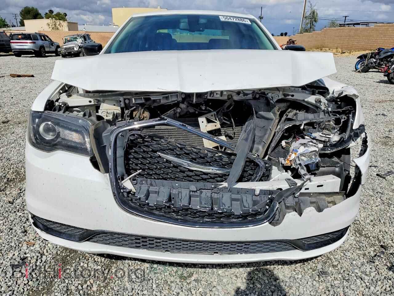2019 CHRYSLER 300 - VIN: 2C3CCAAG9KH641012 - Фото 5