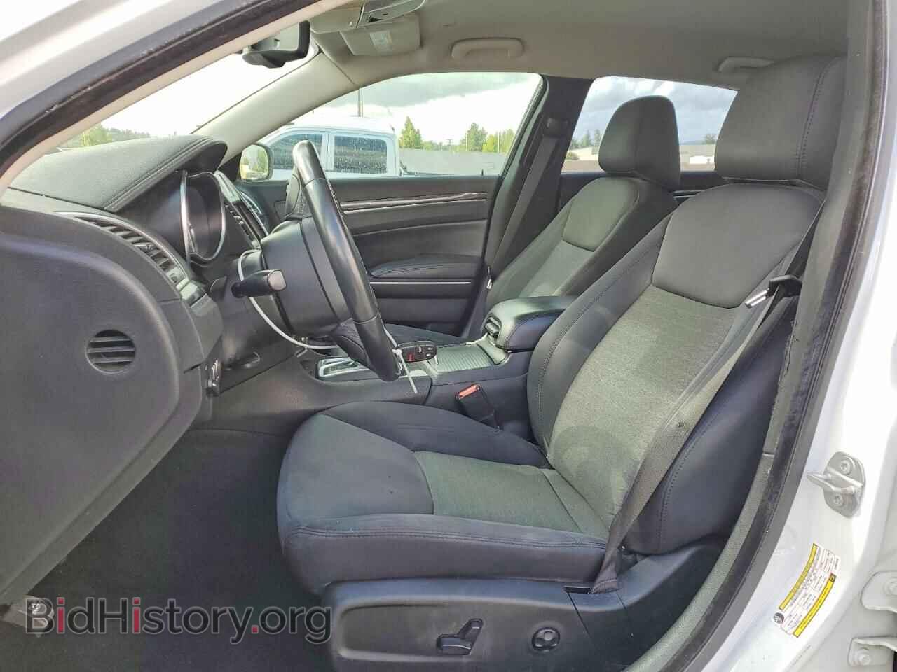 2019 CHRYSLER 300 - VIN: 2C3CCAAG9KH641012 - Фото 7