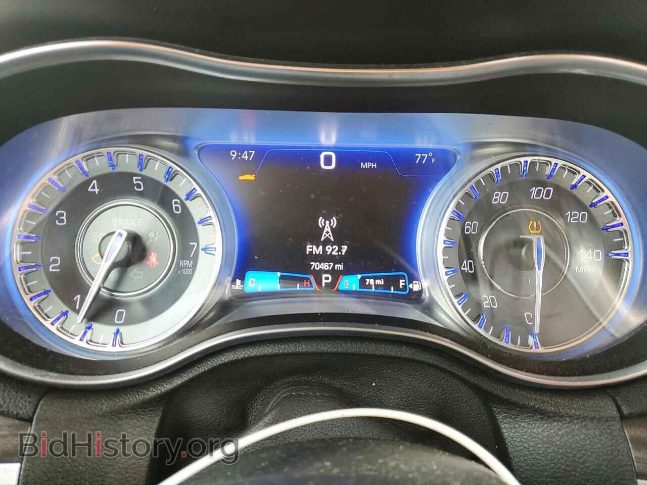 2019 CHRYSLER 300 - VIN: 2C3CCAAG9KH641012 - Фото 9