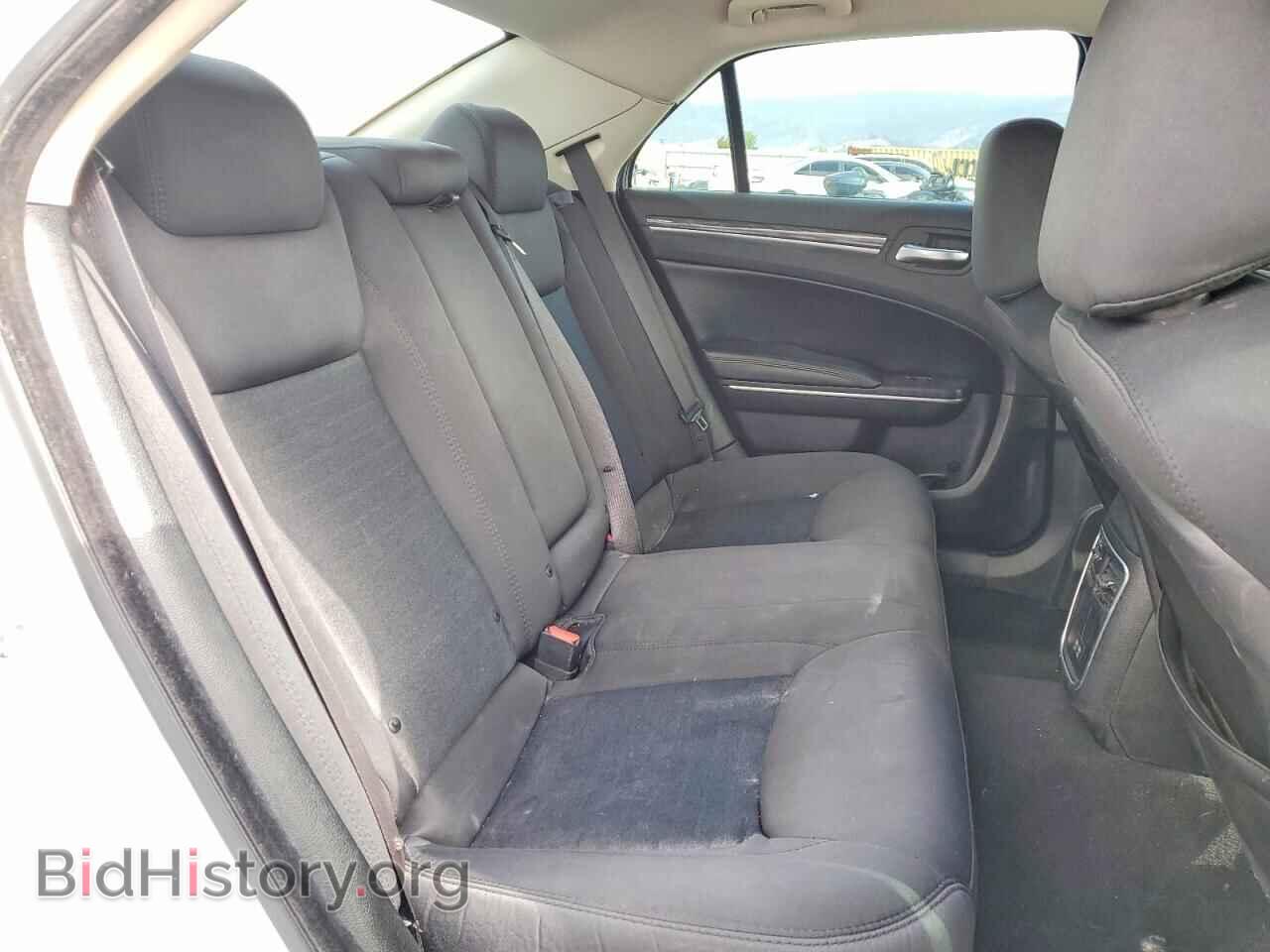 2019 CHRYSLER 300 - VIN: 2C3CCAAG9KH641012 - Фото 10
