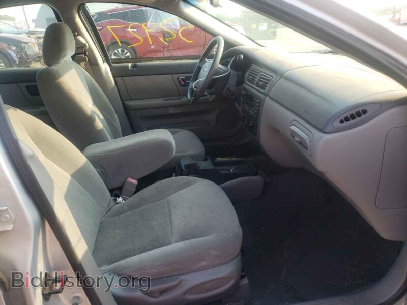2006 Ford TAURUS (VIN 1FAFP53U16A207930) — фото 5 из 10