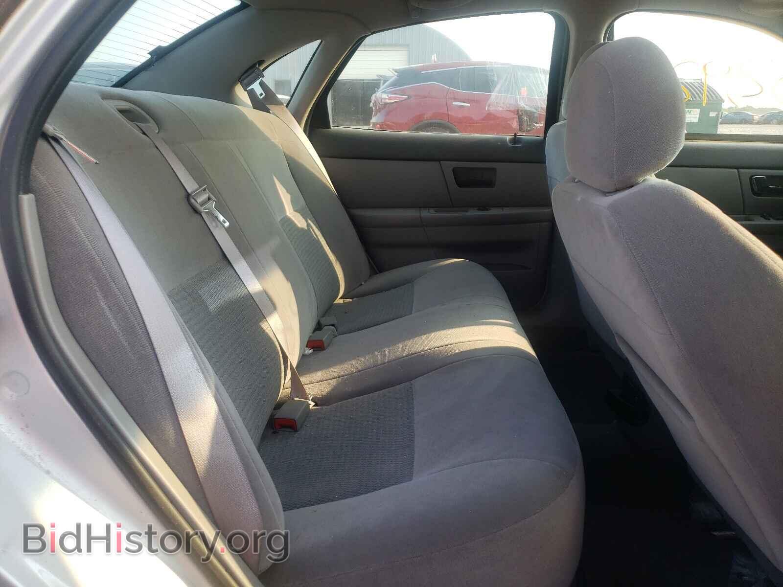 2006 FORD TAURUS - VIN: 1FAFP53U16A207930 - Фото 6