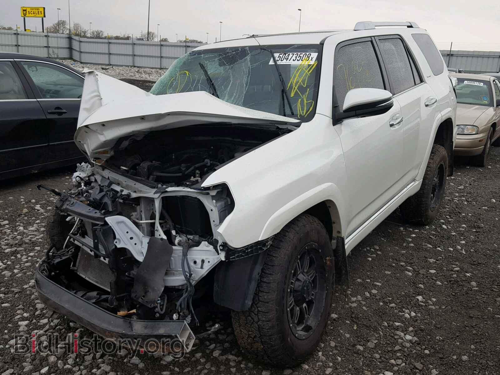 2014 TOYOTA 4RUNNER SR - VIN: JTEBU5JR2E5158305 - Фото 2