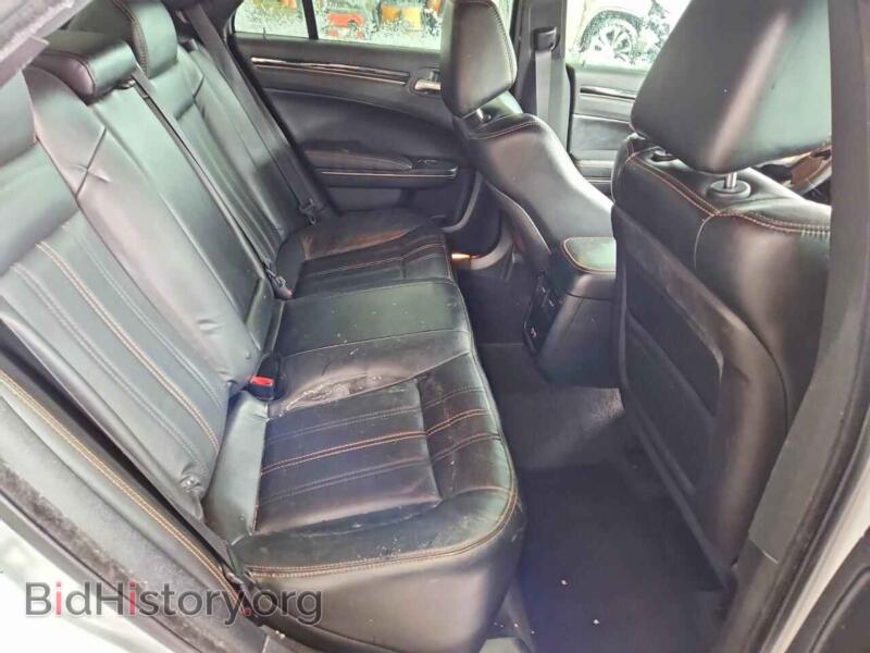 2016 Chrysler 300 (VIN 2C3CCAGG4GH283106) — фото 10 из 15