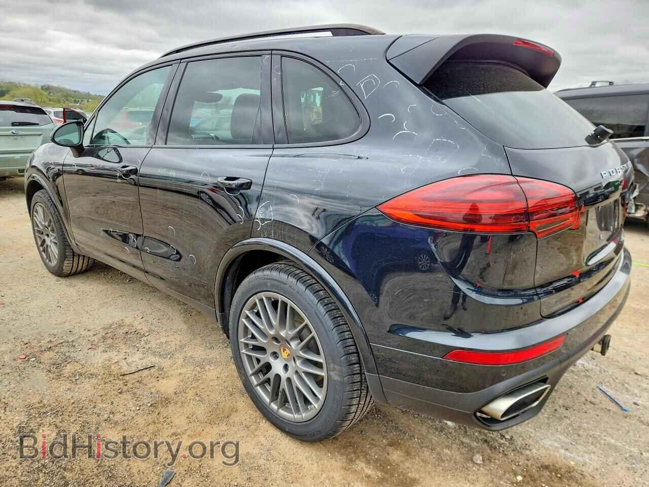 2017 PORSCHE CAYENNE - VIN: WP1AA2A23HKA80325 - Photo 2