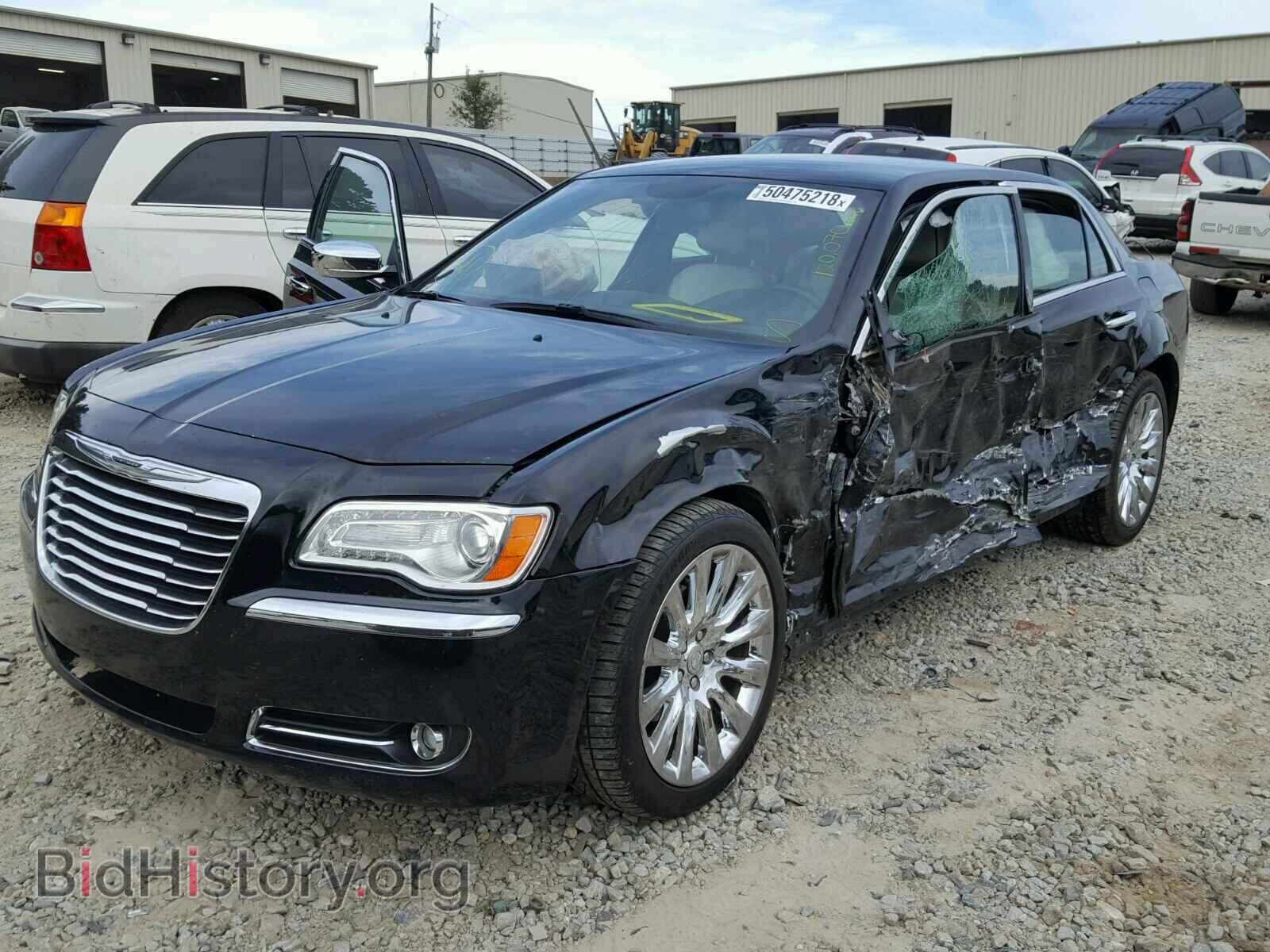 2013 CHRYSLER 300 - VIN: 2C3CCAAG8DH741458 - Фото 2