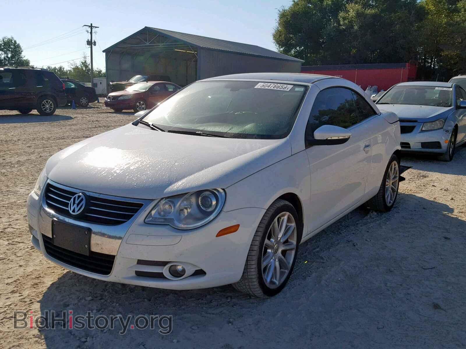 2011 VOLKSWAGEN EOS - VIN: WVWFA7AH8BV002105 - Фото 2