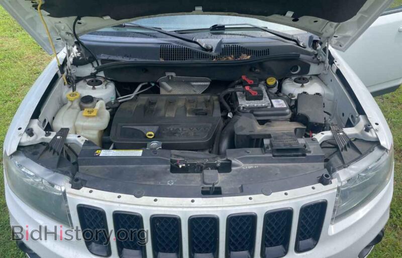 2012 Jeep COMPASS (VIN 1C4NJDEB3CD676895) — фото 7 из 10