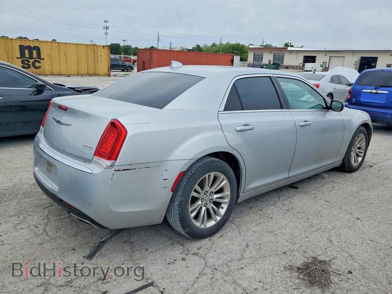 2019 CHRYSLER 300 - VIN: 2C3CCAAG1KH648021 - Фото 3
