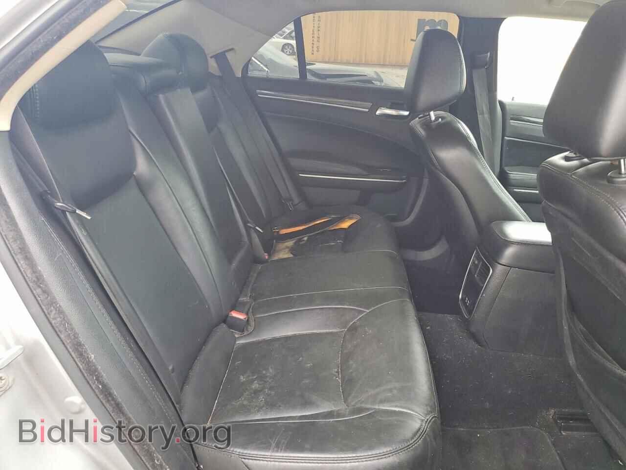 2019 CHRYSLER 300 - VIN: 2C3CCAAG1KH648021 - Фото 10