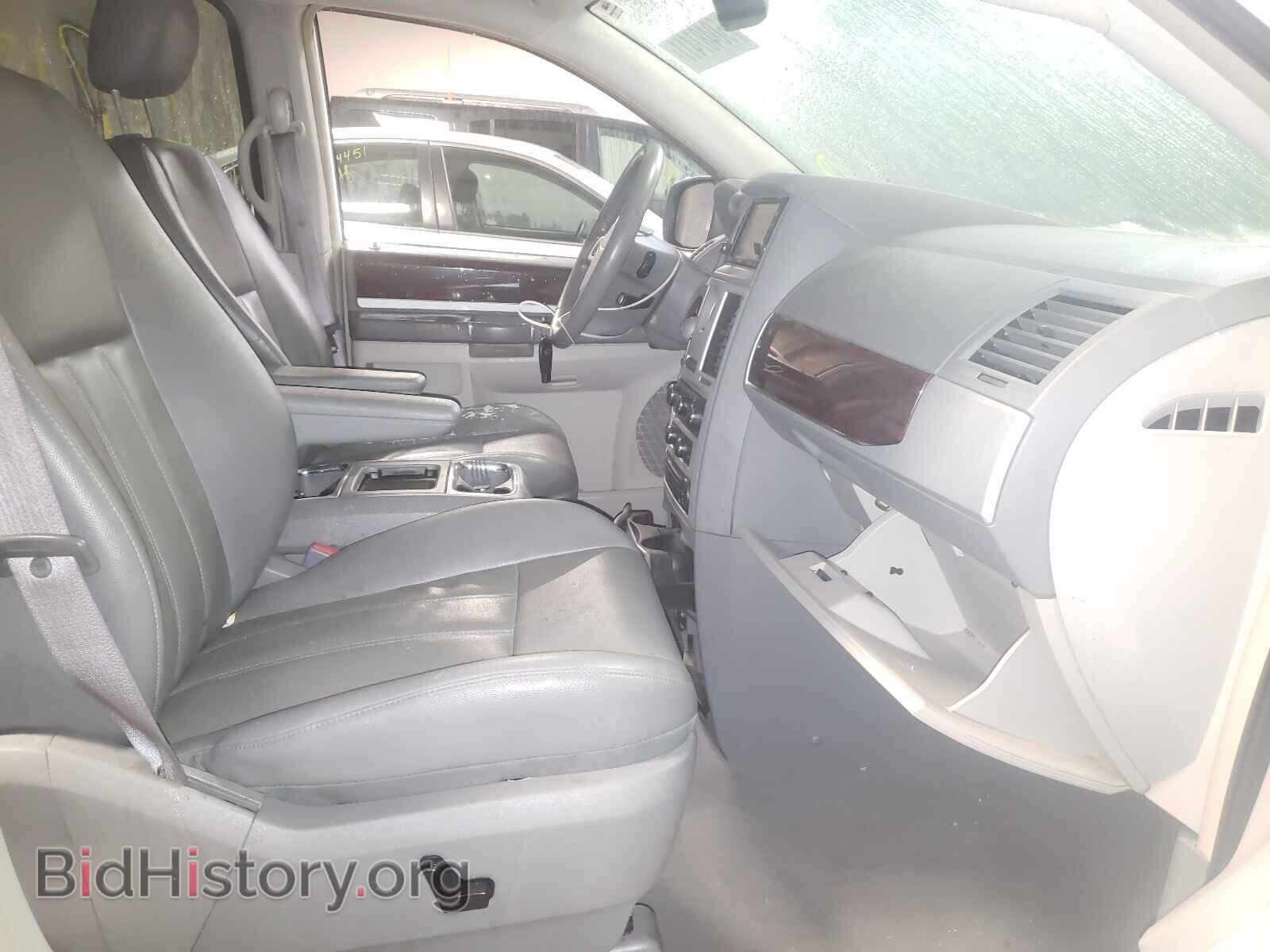 2010 CHRYSLER MINIVAN - VIN: 2A4RR5D19AR105604 - Фото 5