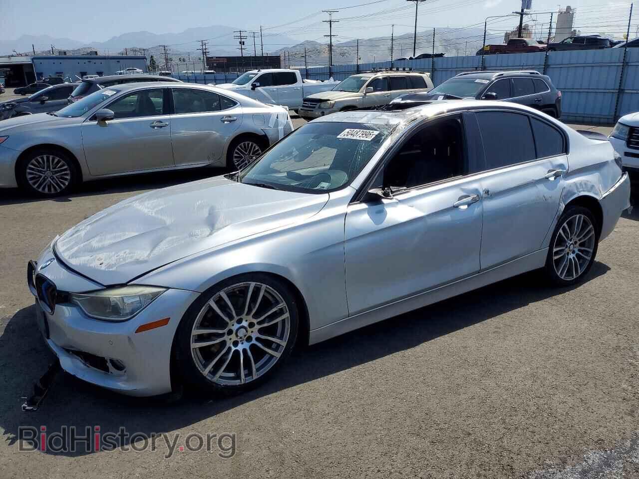 Photo WBA3A5C55DF603119 - BMW 3 SERIES 2013