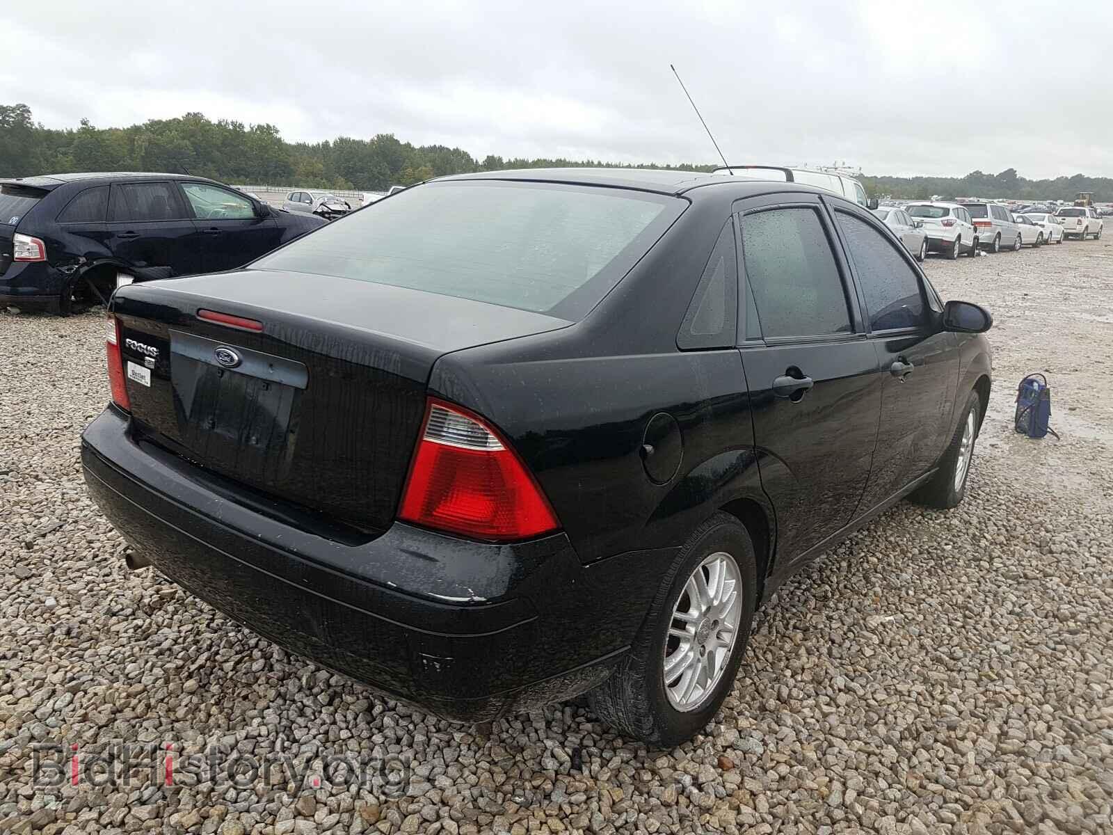 2007 FORD FOCUS - VIN: 1FAHP34N47W343400 - Фото 4