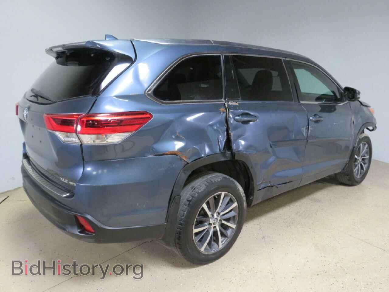 2018 TOYOTA HIGHLANDER - VIN: 5TDJZRFH1JS829847 - Фото 4