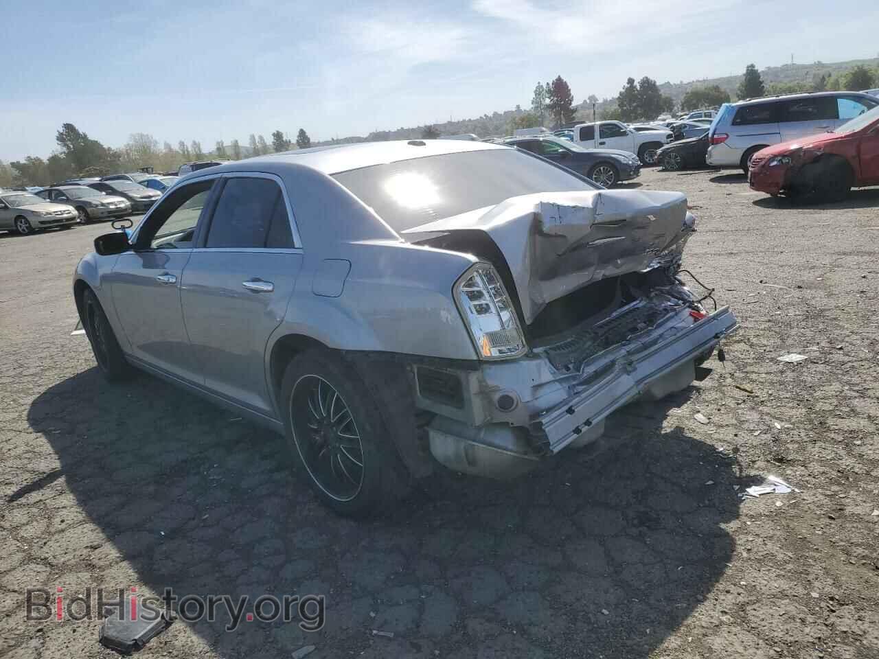 2011 CHRYSLER 300 - VIN: 2C3CA6CT3BH563193 - Фото 2