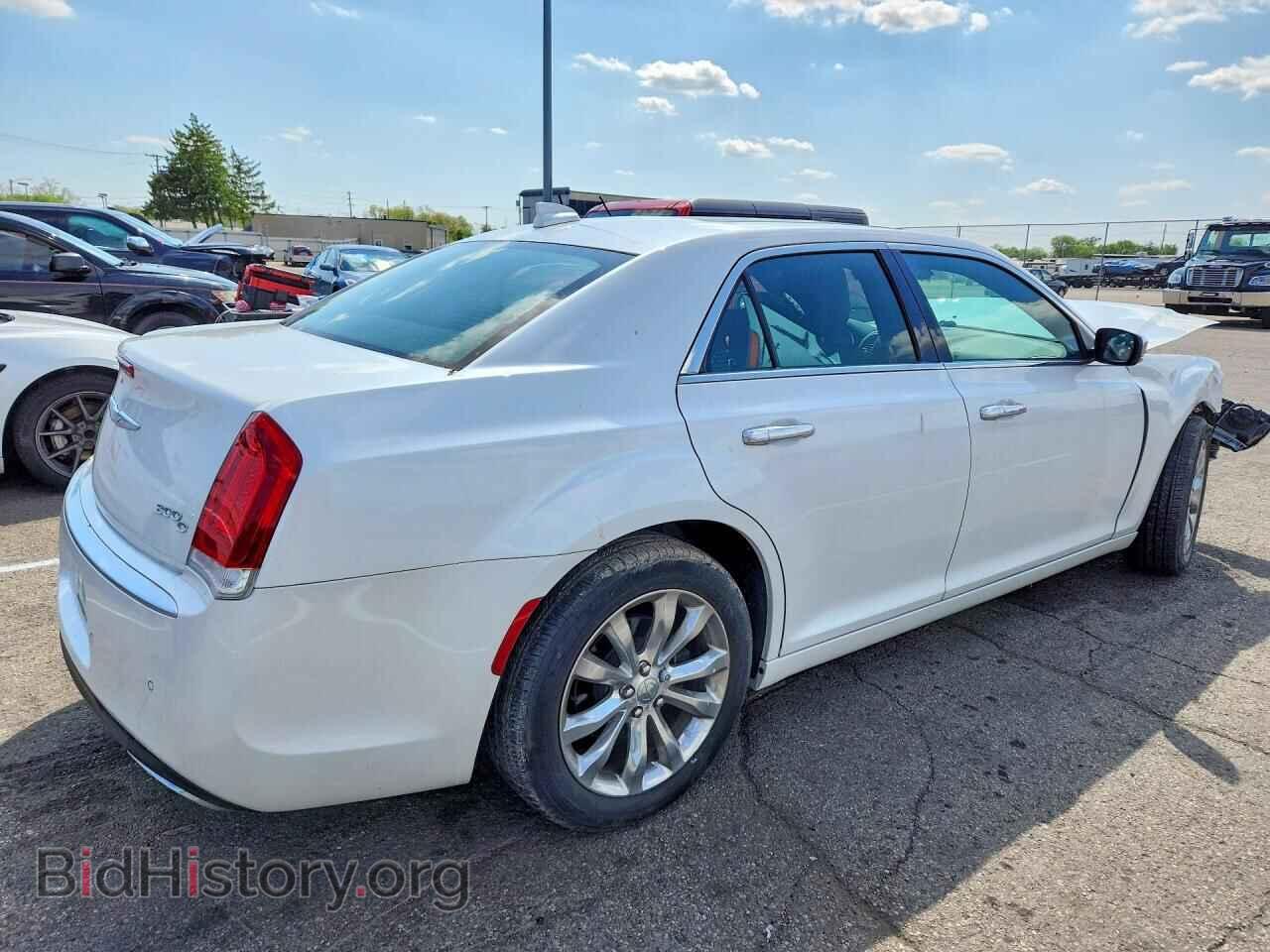 2015 CHRYSLER 300 - VIN: 2C3CCASGXFH882954 - Фото 3