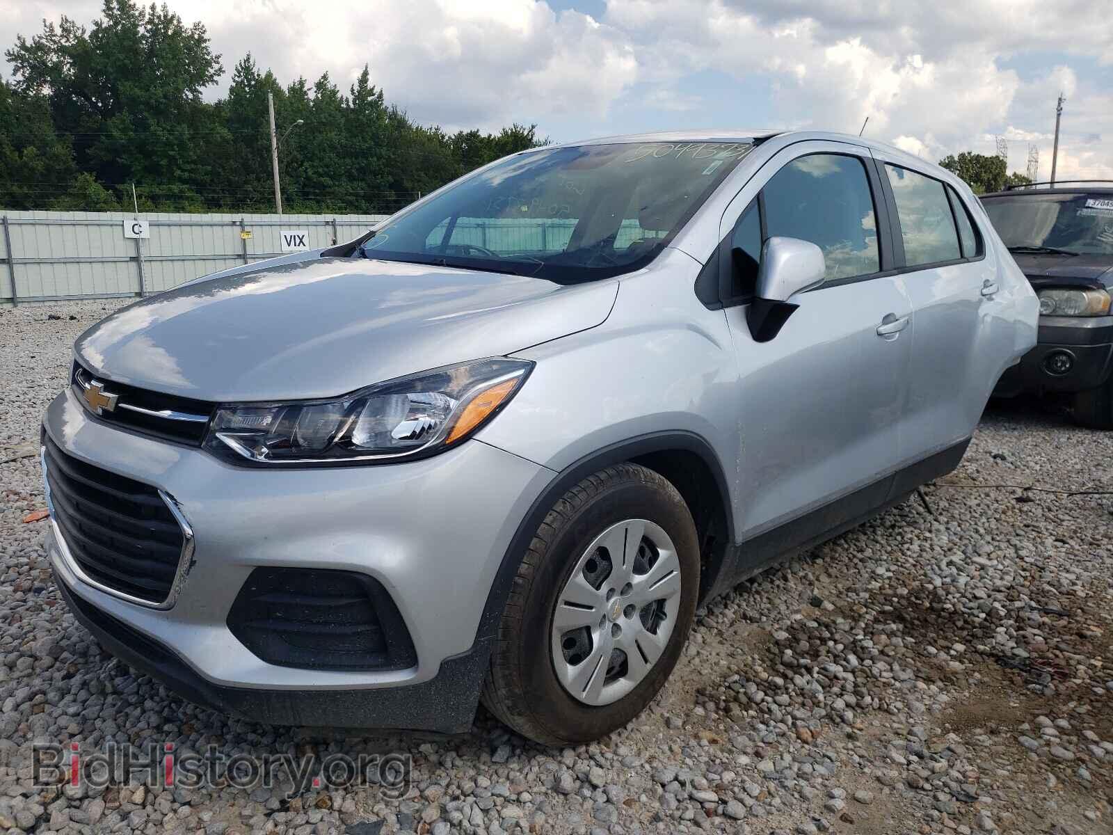 2018 CHEVROLET TRAX - VIN: 3GNCJKSB8JL370497 - Фото 2