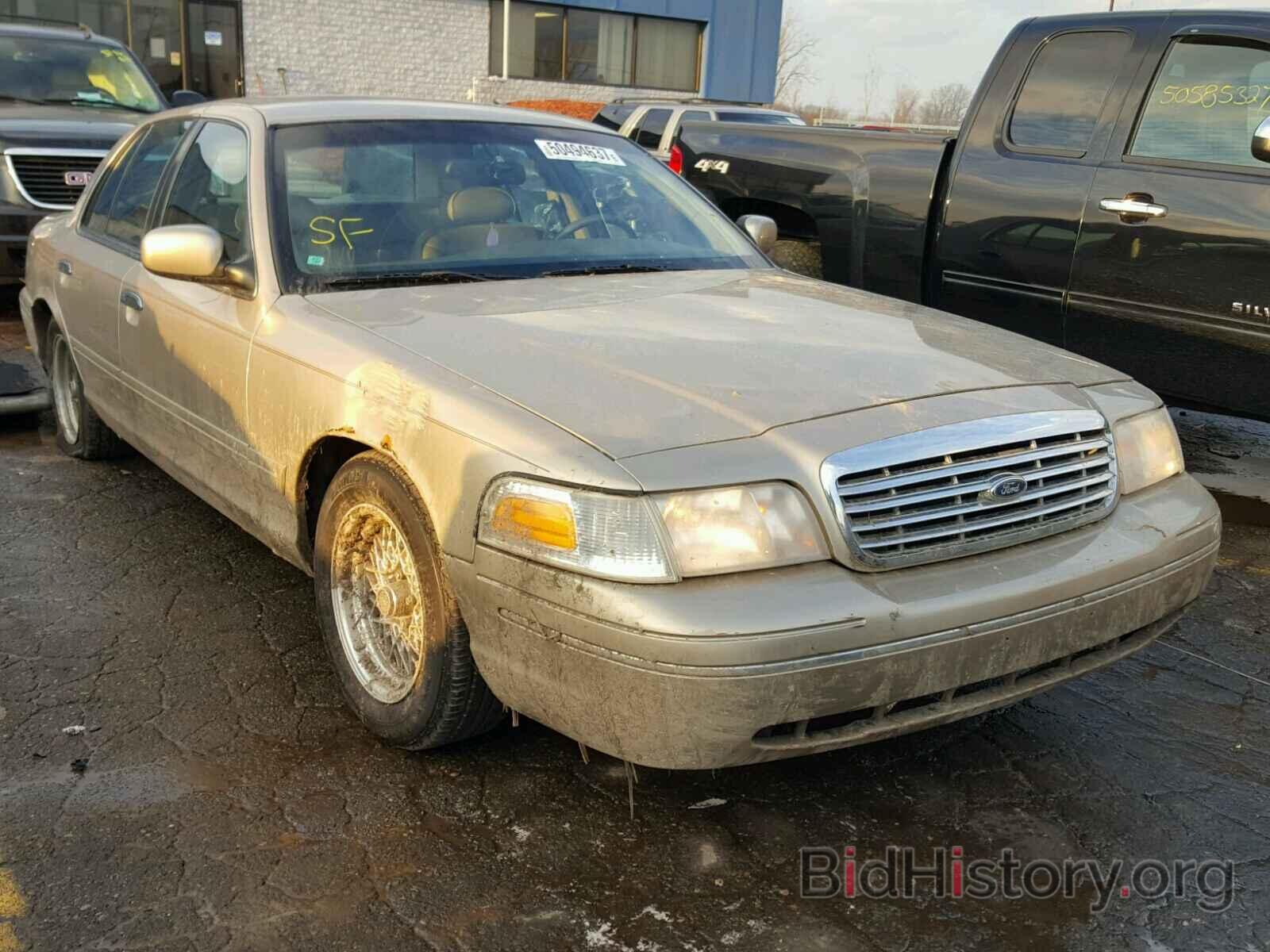 Фотография 2FAFP74W7YX127814 - FORD CROWN VIC 2000