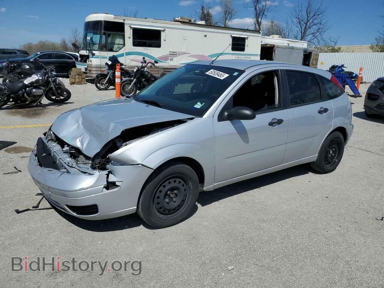 Photo 1FAFP37N66W149890 - FORD FOCUS 2006