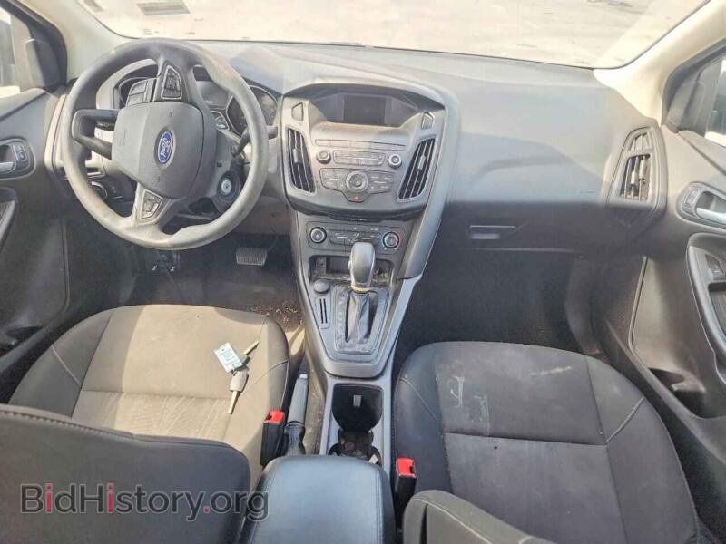 2018 Ford FOCUS (VIN 1FADP3F20JL327821) — фото 8 из 12