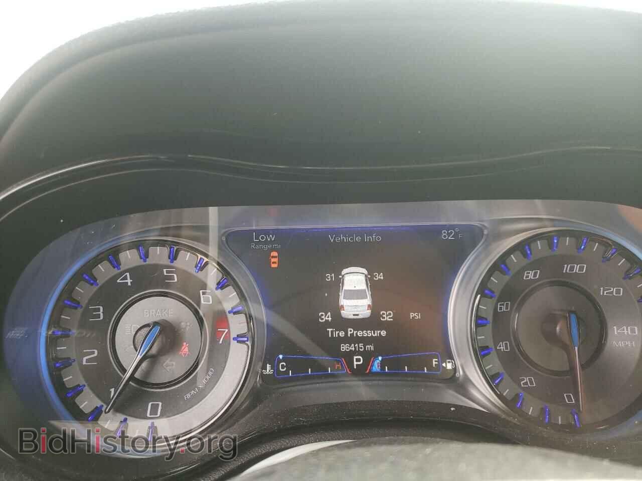 2018 CHRYSLER 300 - VIN: 2C3CCAGGXJH276040 - Фото 8