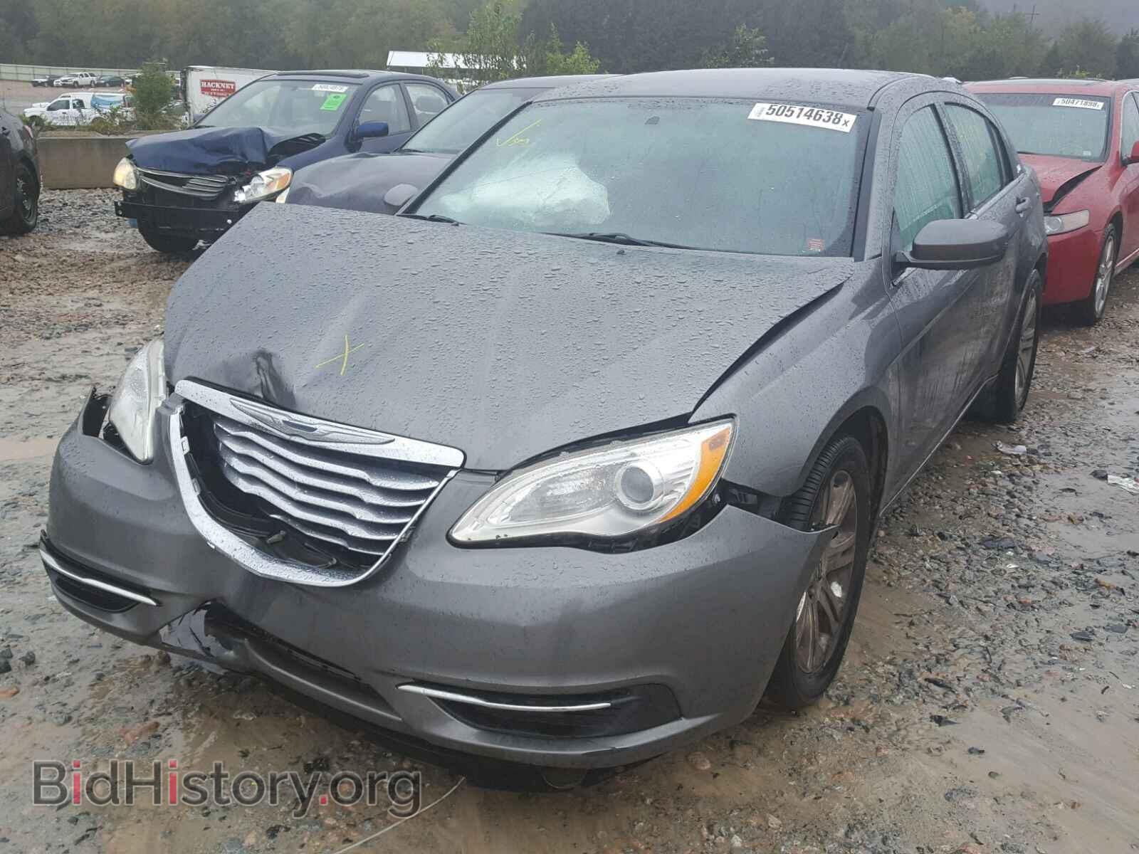 2013 CHRYSLER 200 - VIN: 1C3CCBAB3DN705923 - Фото 2