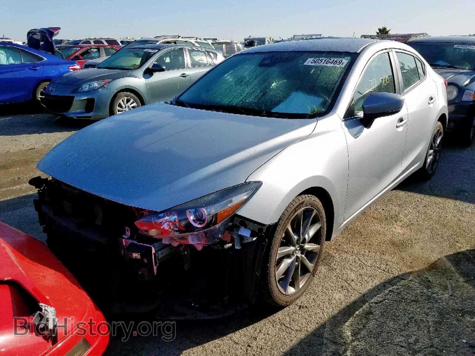 2018 MAZDA 3 - VIN: 3MZBN1V36JM199070 - Фото 2