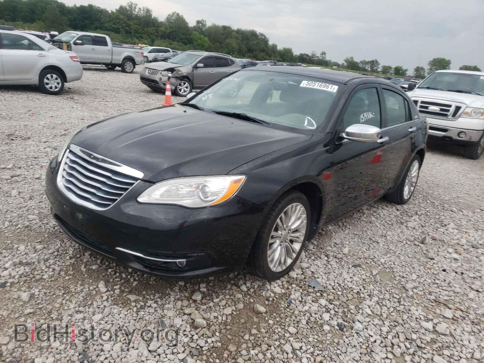 2011 CHRYSLER 200 - VIN: 1C3BC2FG2BN518007 - Фото 2