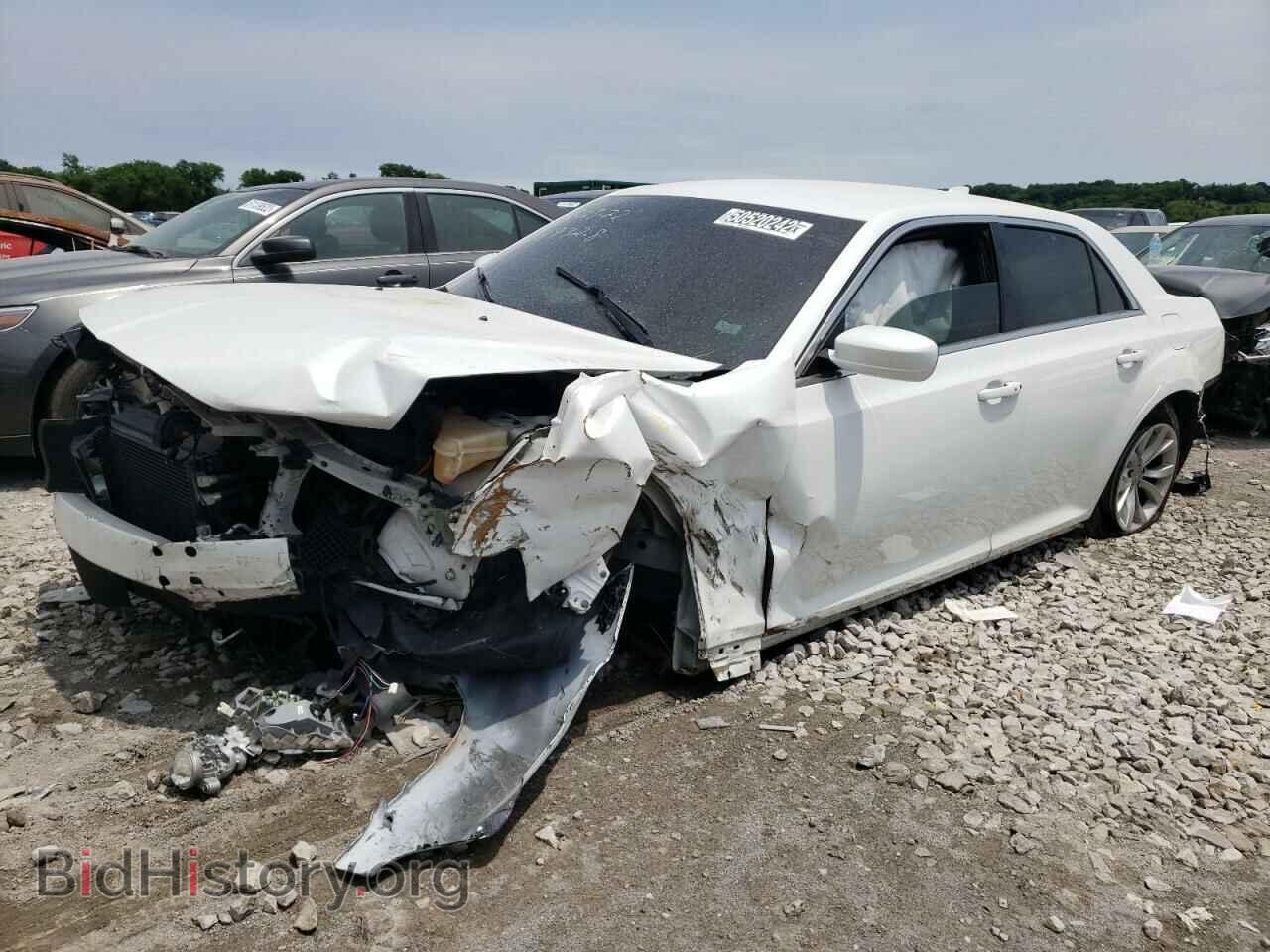 2016 CHRYSLER 300 - VIN: 2C3CCAAG3GH106314 - Фото 2