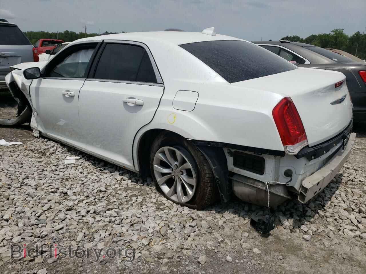 2016 CHRYSLER 300 - VIN: 2C3CCAAG3GH106314 - Фото 3