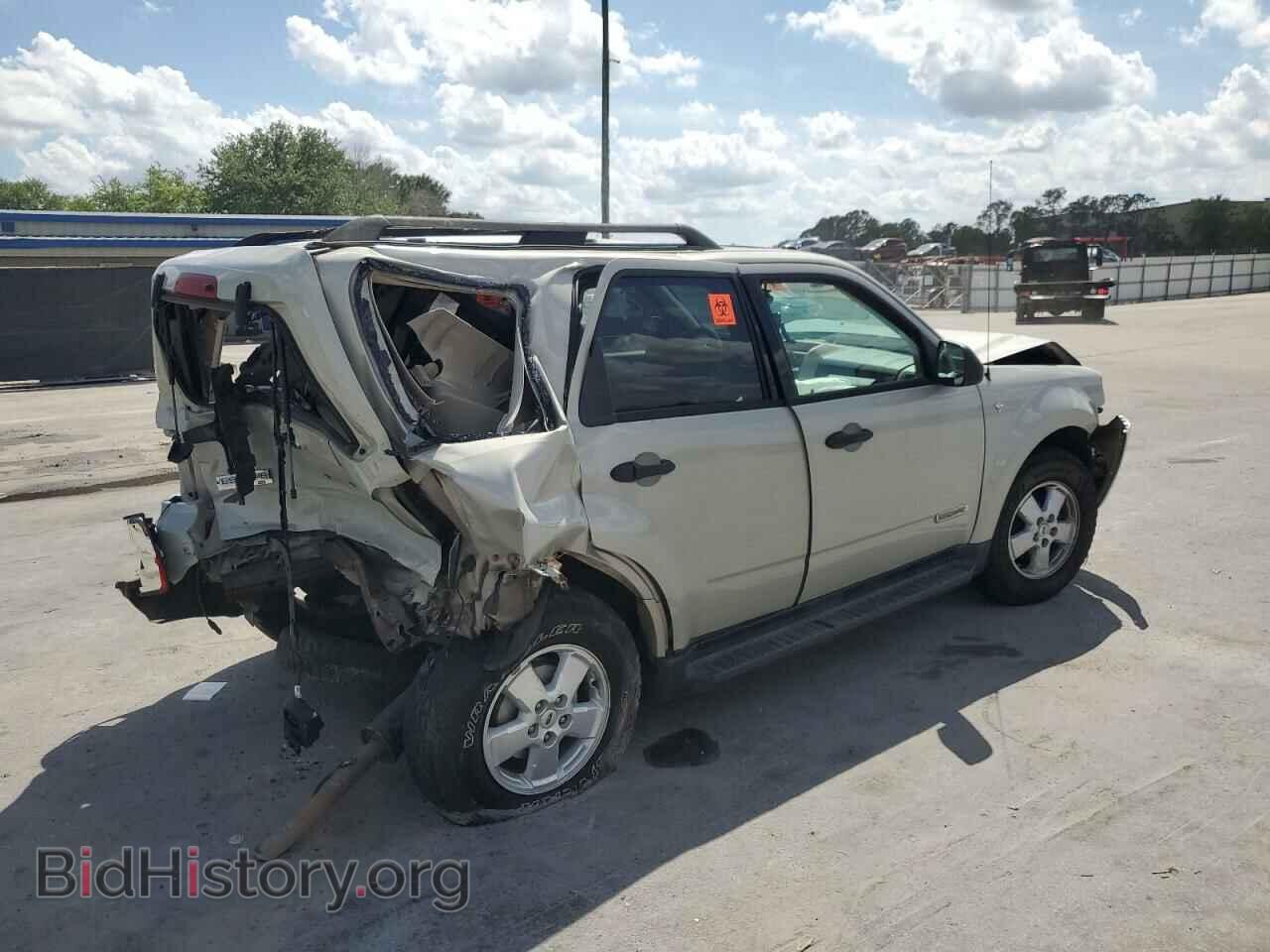 2008 FORD ESCAPE - VIN: 1FMCU93128KA46421 - Фото 3