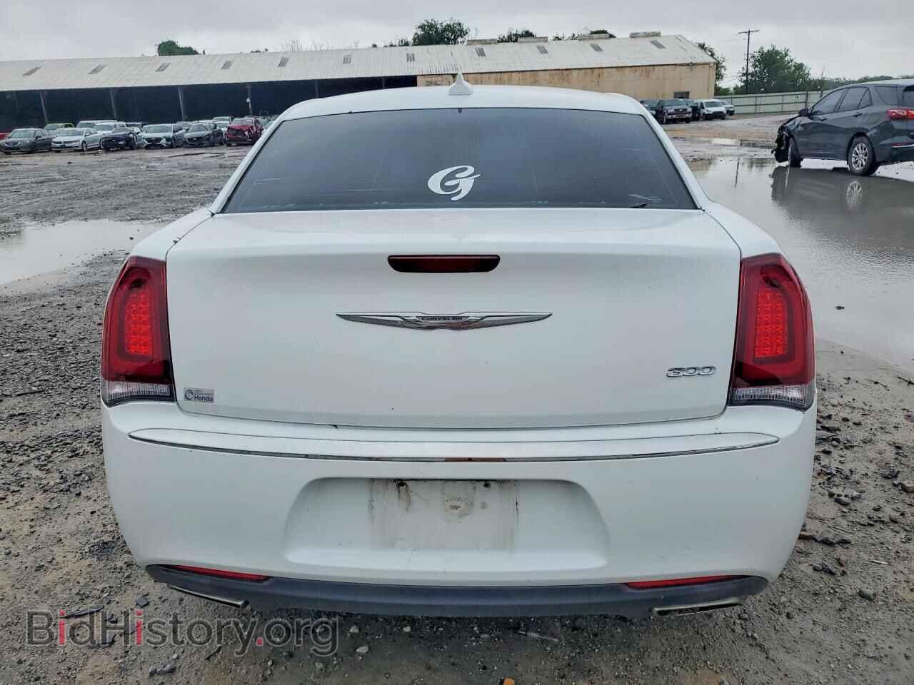 2016 CHRYSLER 300 - VIN: 2C3CCAAG4GH261342 - Фото 6