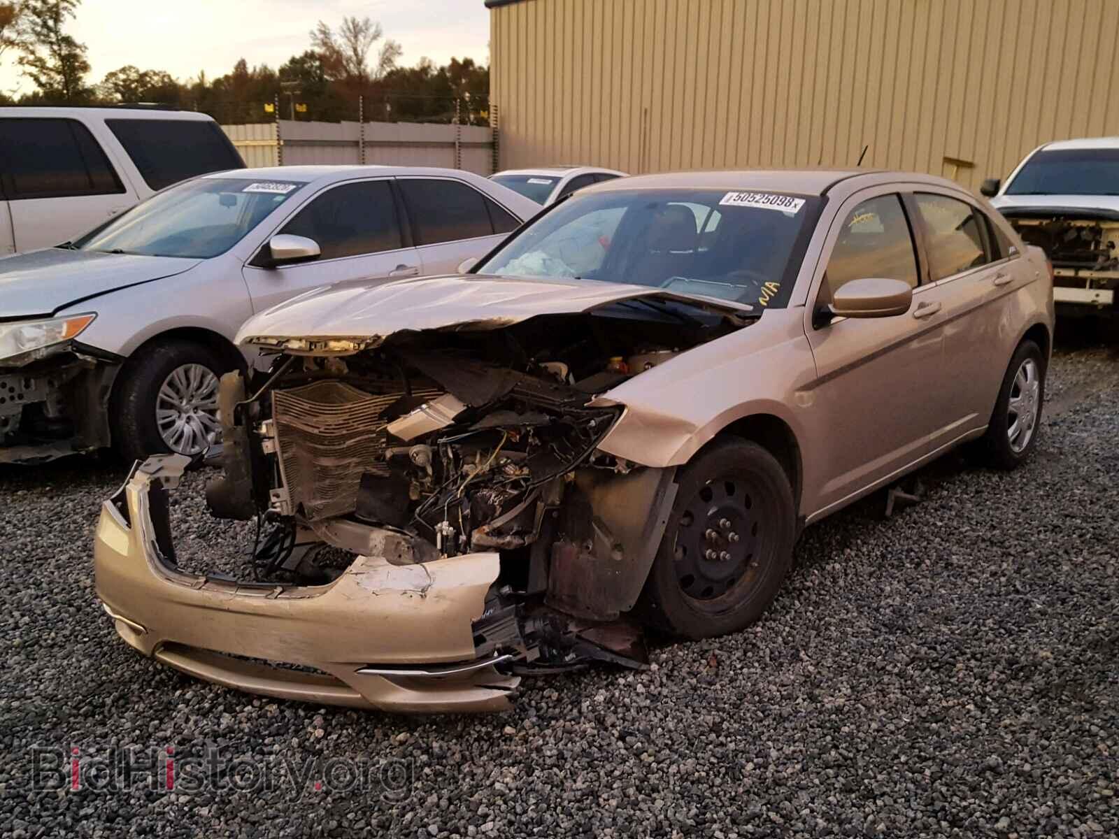 2014 CHRYSLER 200 - VIN: 1C3CCBABXEN210474 - Фото 2